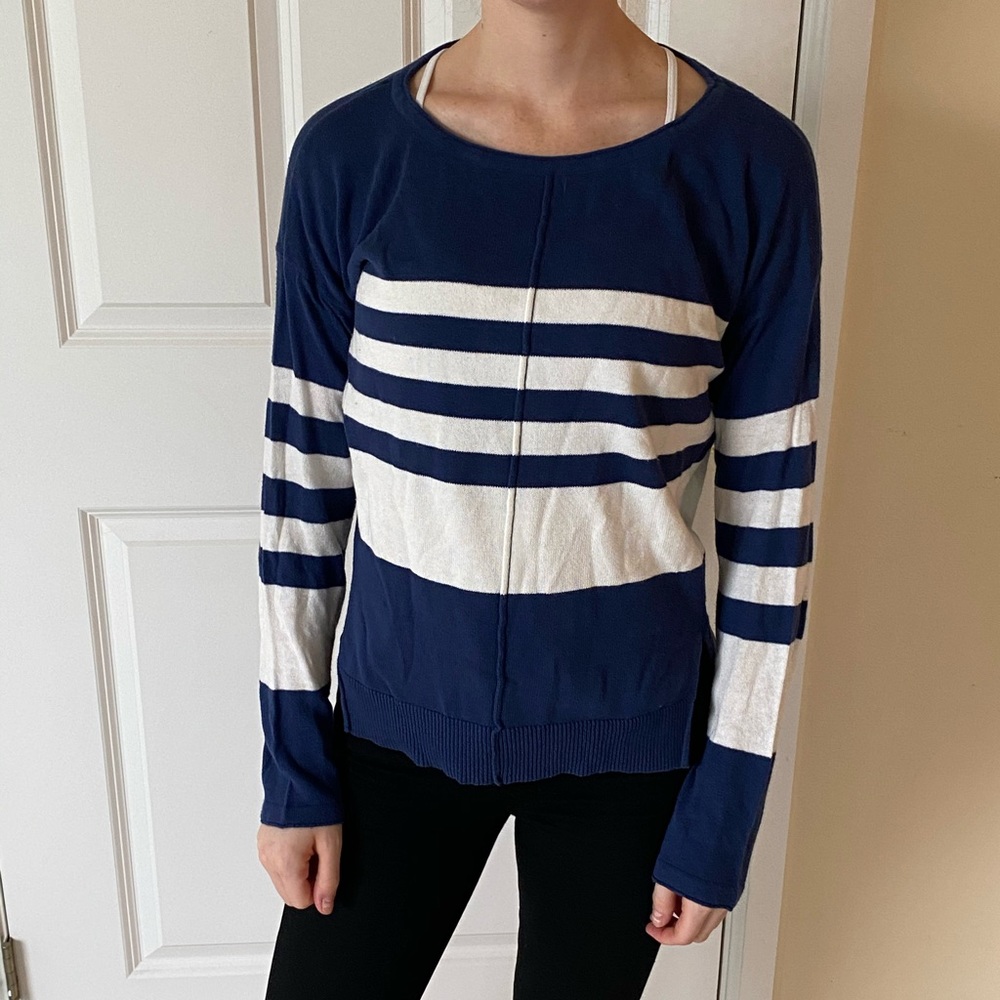 ALYA Blue & White Sweater Size L